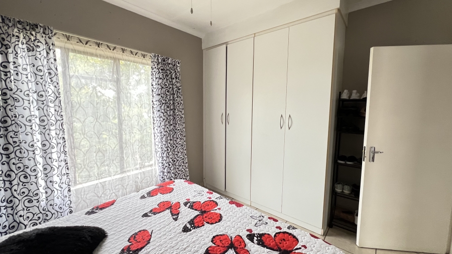 2 Bedroom Property for Sale in Helikonpark Gauteng