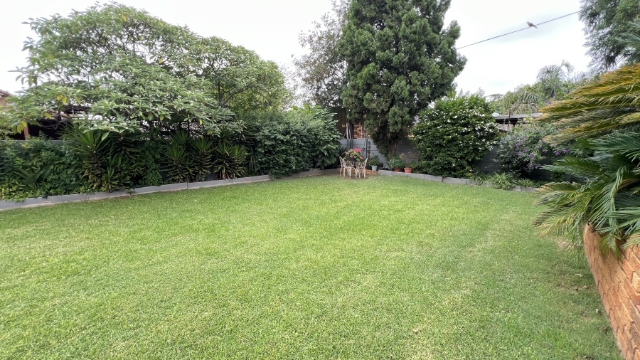 4 Bedroom Property for Sale in Helikonpark Gauteng