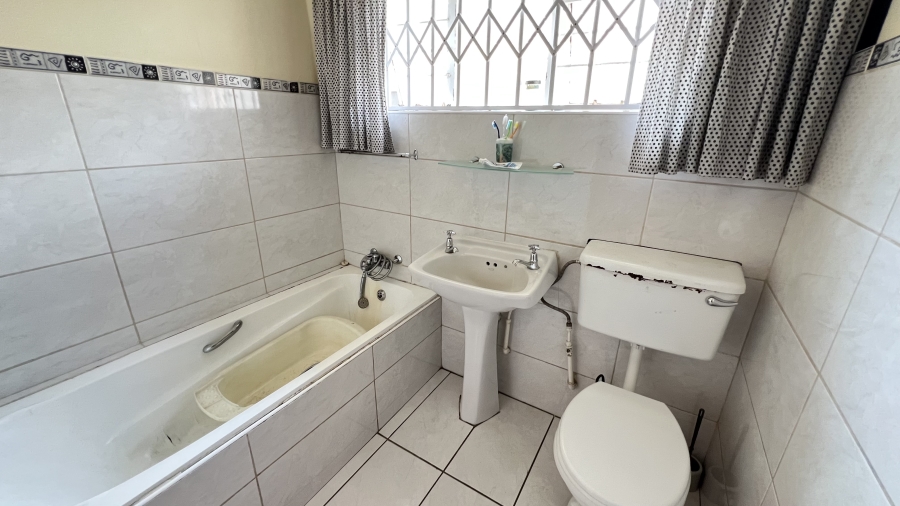 4 Bedroom Property for Sale in Greenhills Gauteng