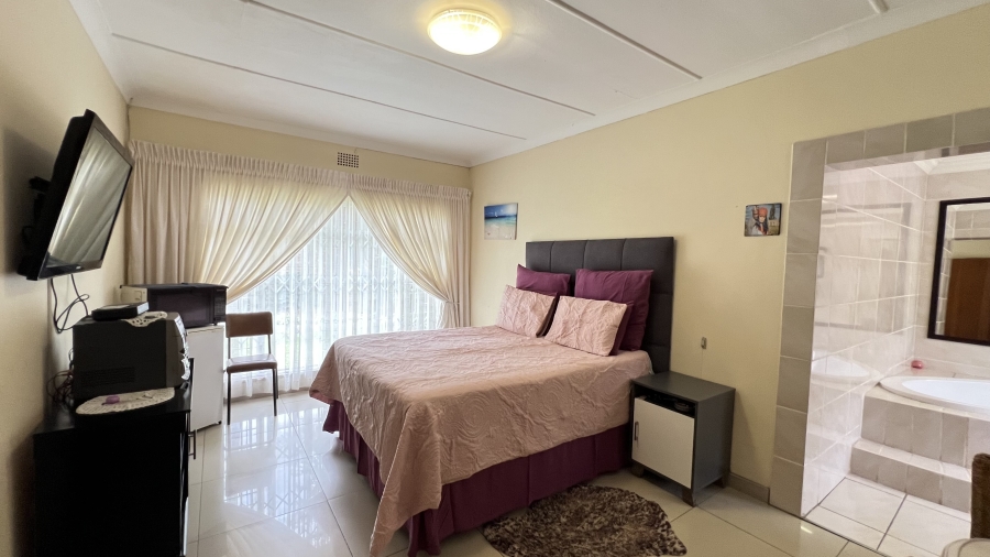 4 Bedroom Property for Sale in Greenhills Gauteng