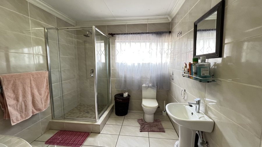 4 Bedroom Property for Sale in Greenhills Gauteng