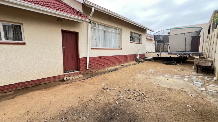 4 Bedroom Property for Sale in Greenhills Gauteng