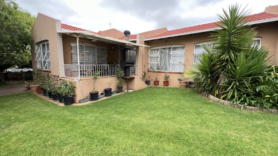 3 Bedroom Property for Sale in Helikonpark Gauteng
