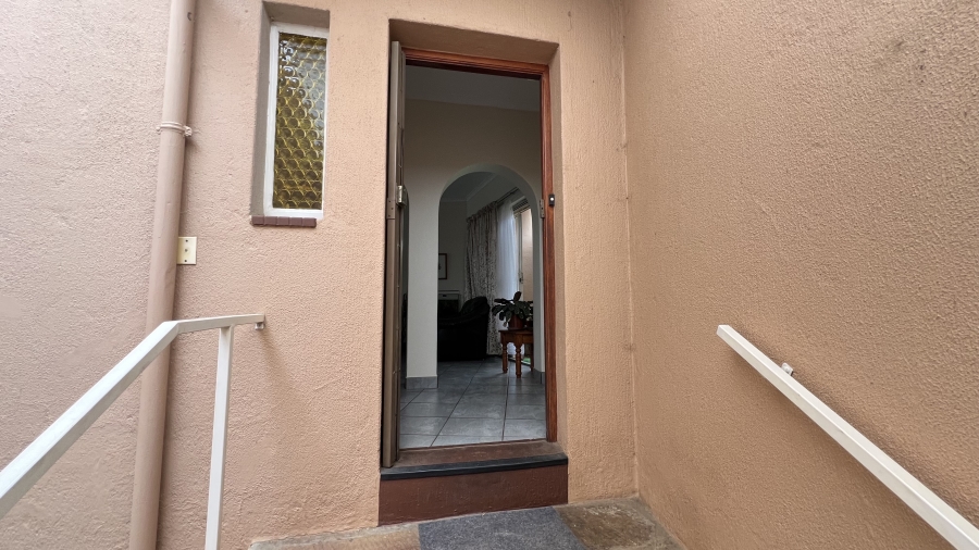 3 Bedroom Property for Sale in Helikonpark Gauteng