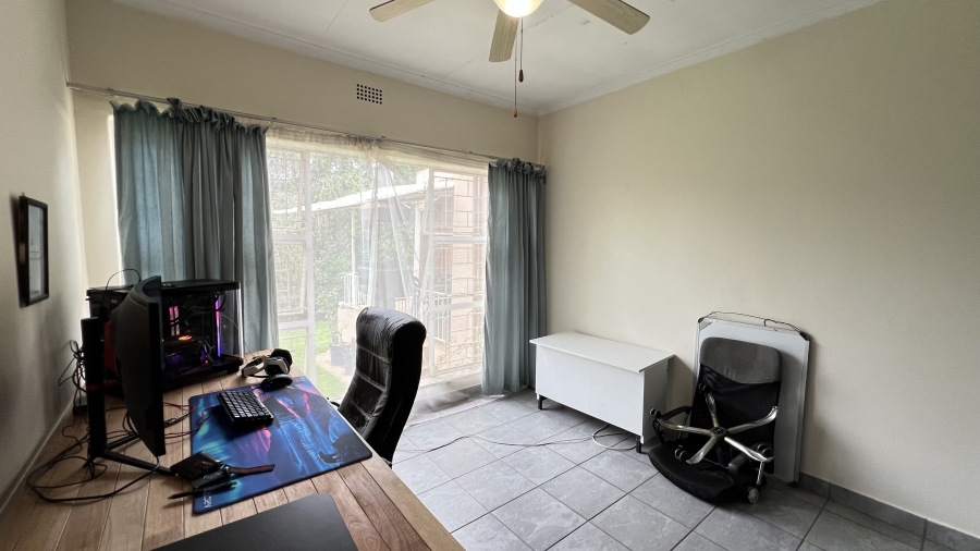 3 Bedroom Property for Sale in Helikonpark Gauteng