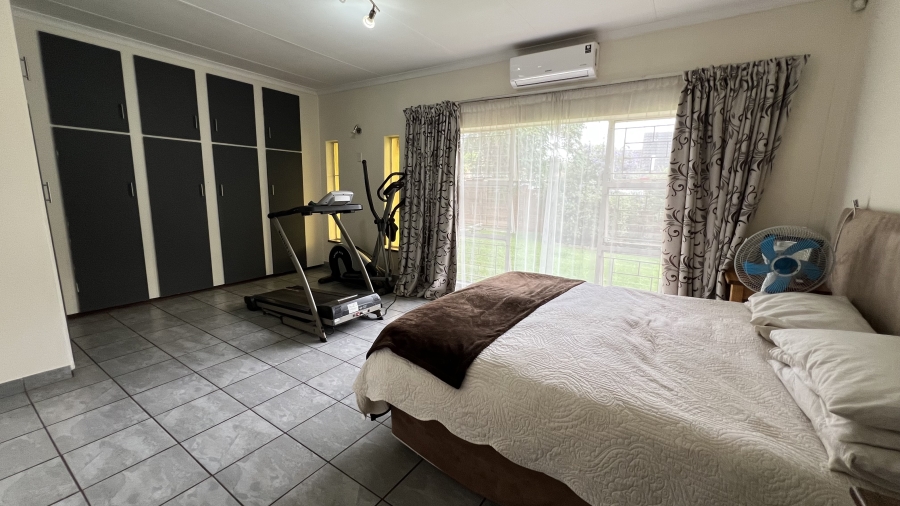 3 Bedroom Property for Sale in Helikonpark Gauteng