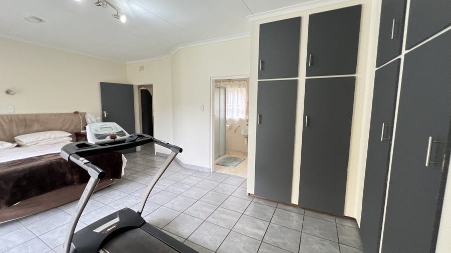 3 Bedroom Property for Sale in Helikonpark Gauteng