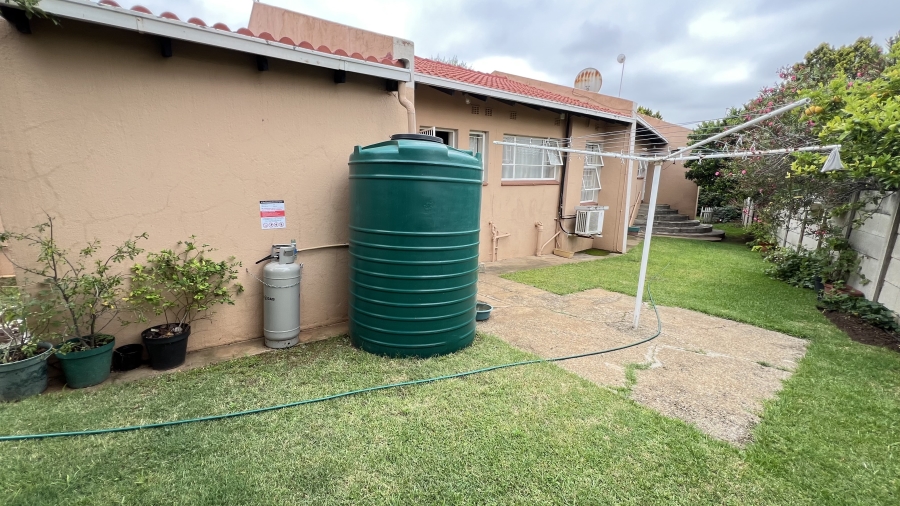 3 Bedroom Property for Sale in Helikonpark Gauteng