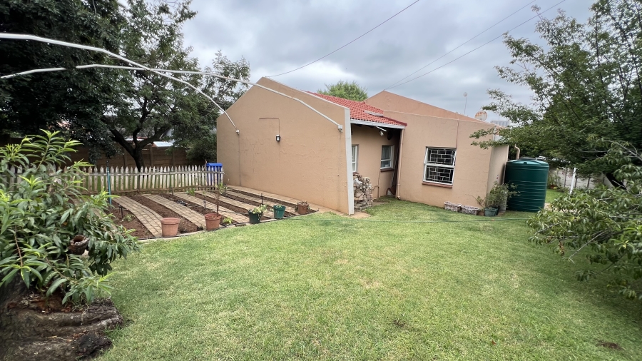 3 Bedroom Property for Sale in Helikonpark Gauteng