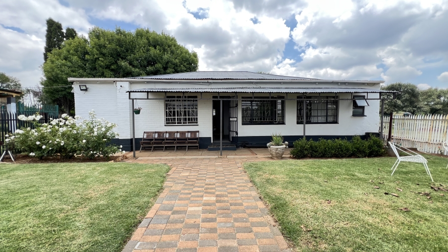 4 Bedroom Property for Sale in Vleikop A H Gauteng