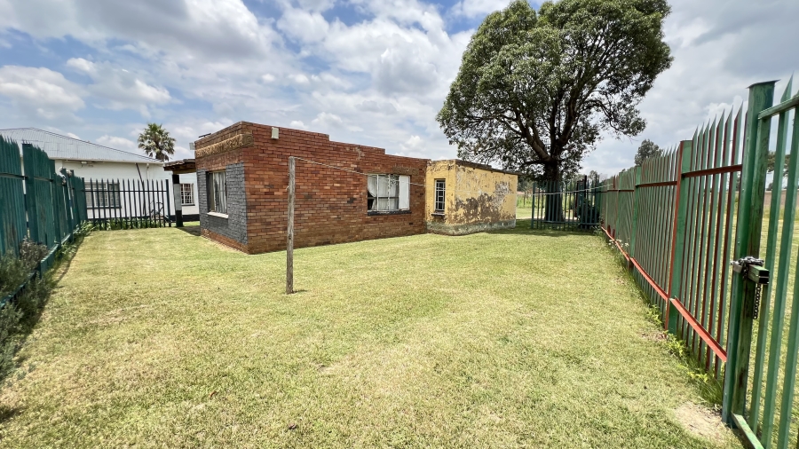 4 Bedroom Property for Sale in Vleikop A H Gauteng