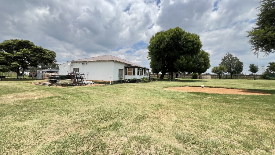 4 Bedroom Property for Sale in Vleikop A H Gauteng