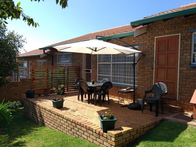 To Let 2 Bedroom Property for Rent in Rangeview Gauteng