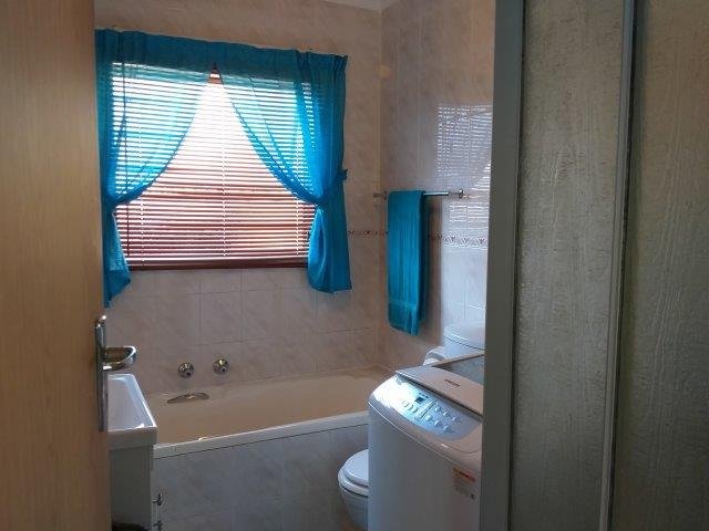 To Let 2 Bedroom Property for Rent in Rangeview Gauteng