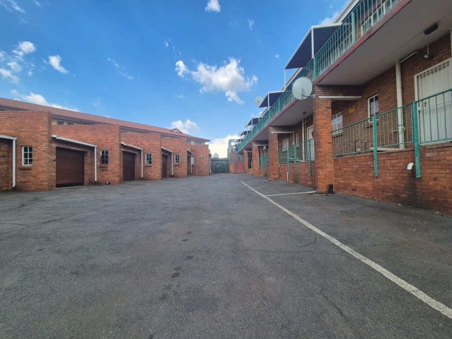 2 Bedroom Property for Sale in Greenhills Gauteng