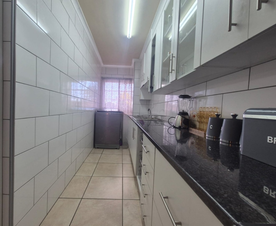 2 Bedroom Property for Sale in Greenhills Gauteng