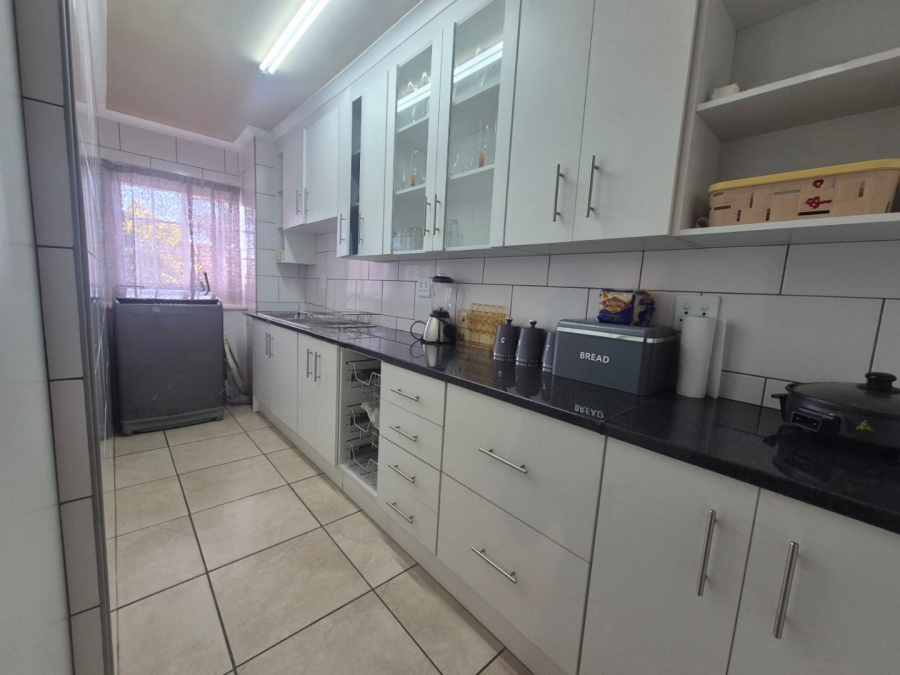 2 Bedroom Property for Sale in Greenhills Gauteng