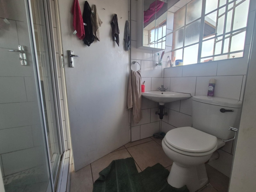 2 Bedroom Property for Sale in Greenhills Gauteng