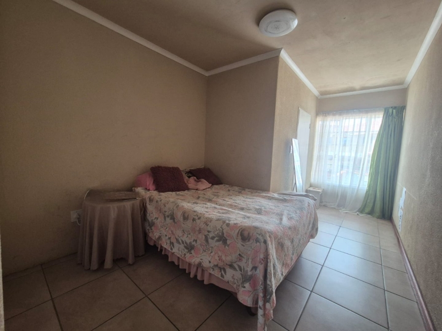 2 Bedroom Property for Sale in Greenhills Gauteng
