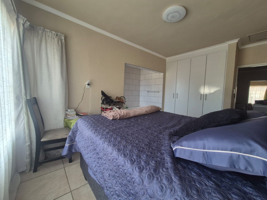 2 Bedroom Property for Sale in Greenhills Gauteng