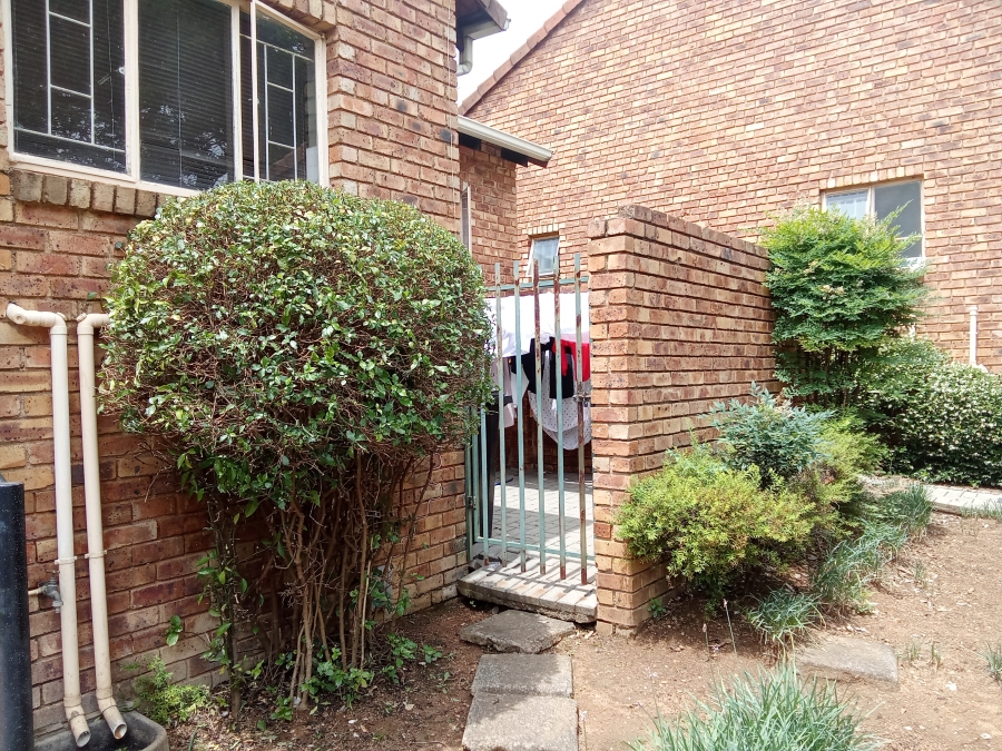 3 Bedroom Property for Sale in Allens Nek Gauteng