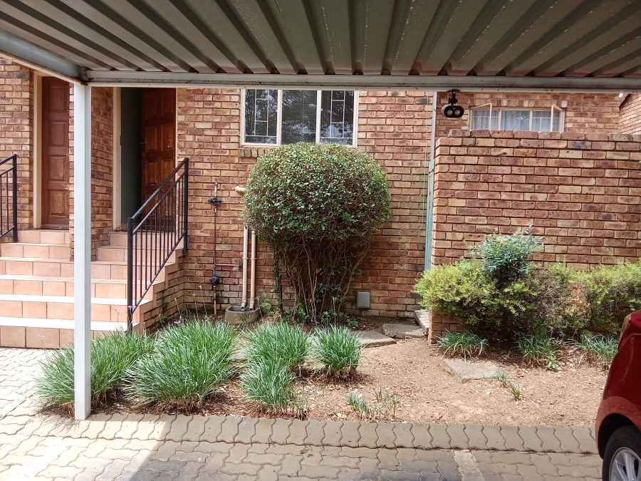 3 Bedroom Property for Sale in Allens Nek Gauteng