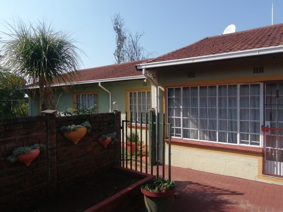 3 Bedroom Property for Sale in Witpoortjie Gauteng