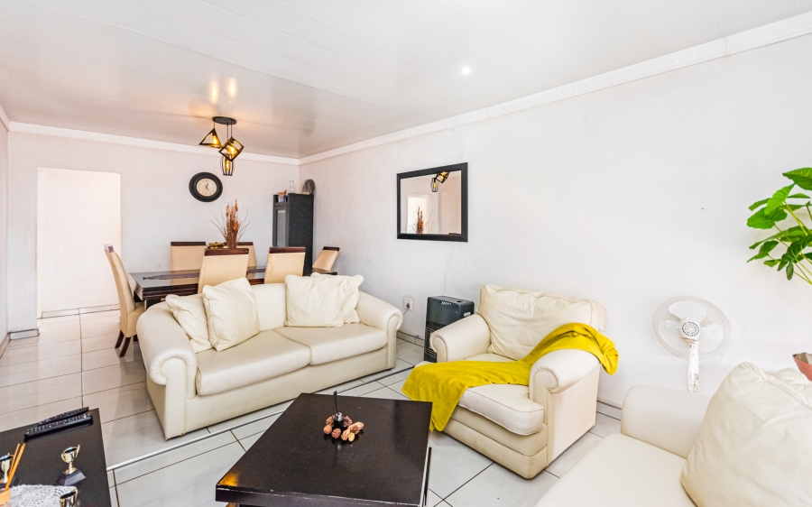 3 Bedroom Property for Sale in Mohlakeng Gauteng