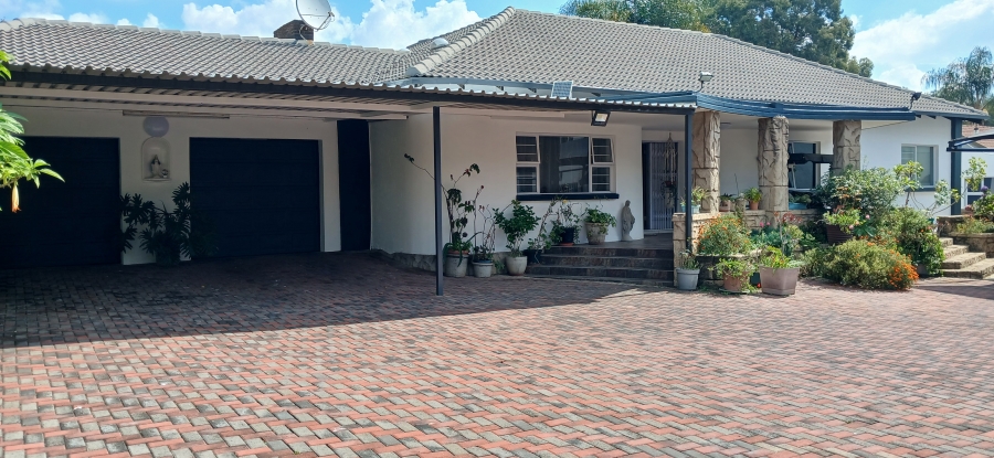 8 Bedroom Property for Sale in Lambton Gauteng