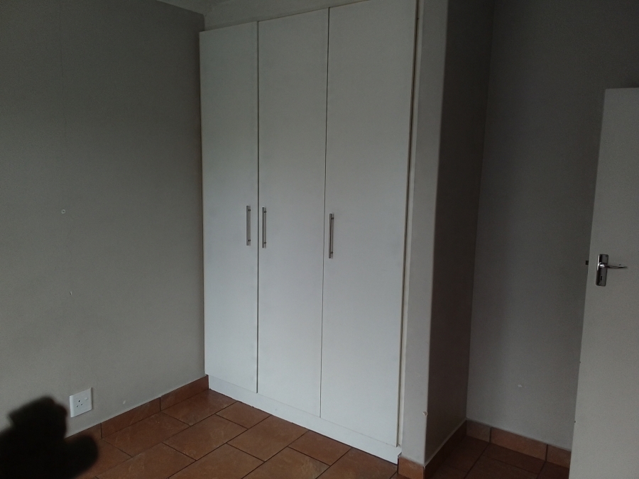 2 Bedroom Property for Sale in Vanderbijlpark SE 4 Gauteng
