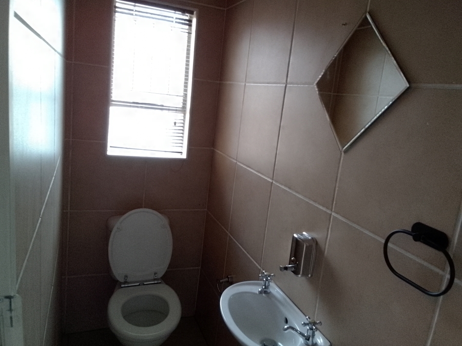 2 Bedroom Property for Sale in Vanderbijlpark SE 4 Gauteng
