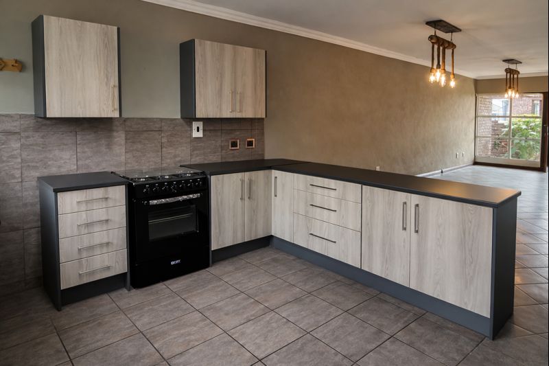 2 Bedroom Property for Sale in Three Rivers East Gauteng