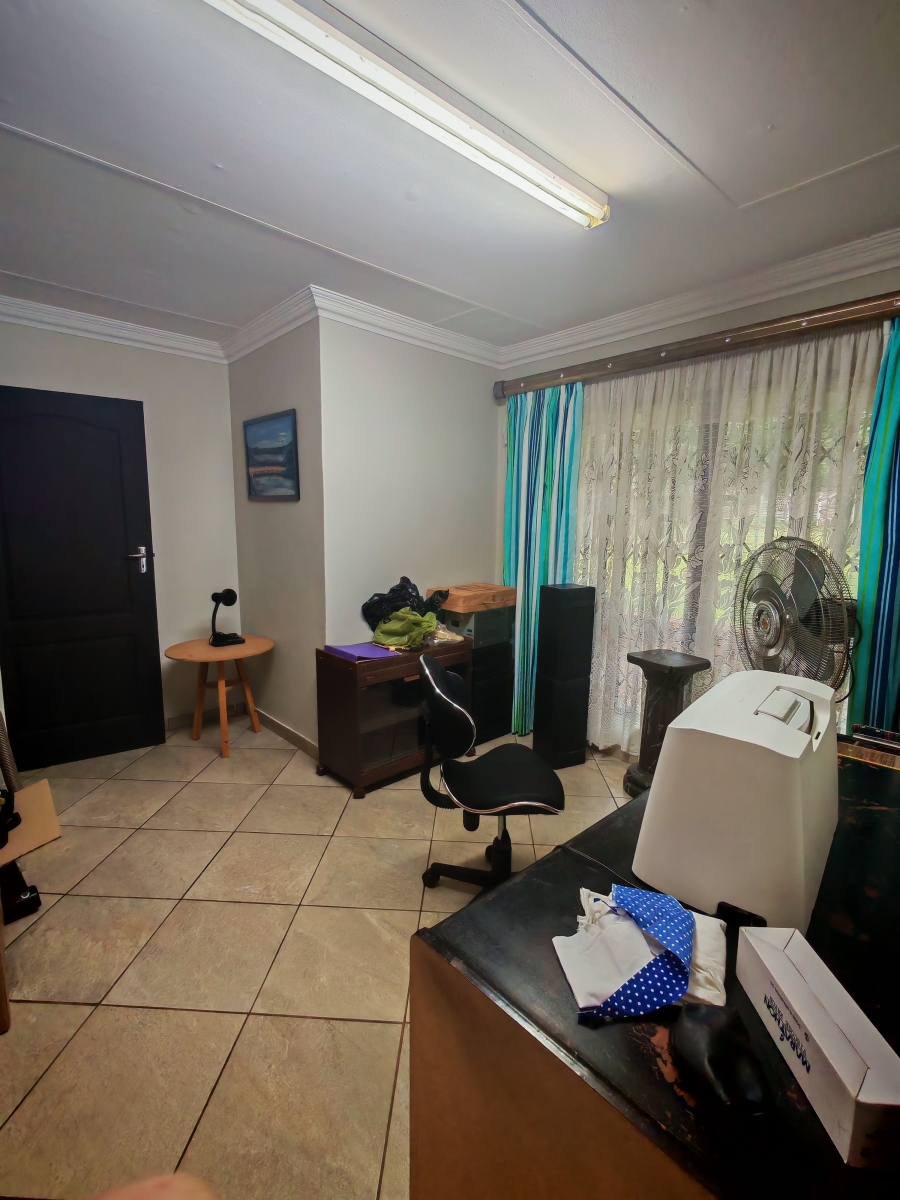 11 Bedroom Property for Sale in Patryshoek A H Gauteng