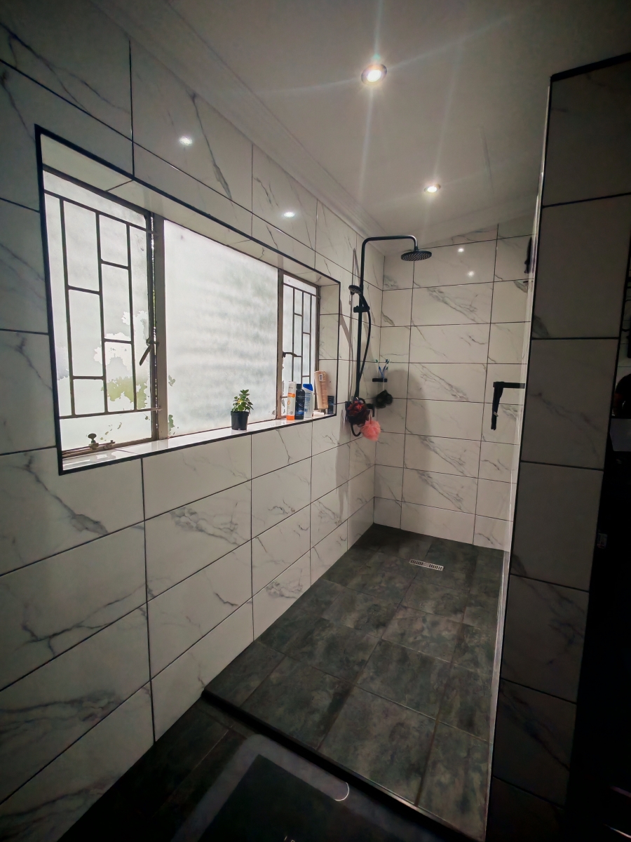 11 Bedroom Property for Sale in Patryshoek A H Gauteng