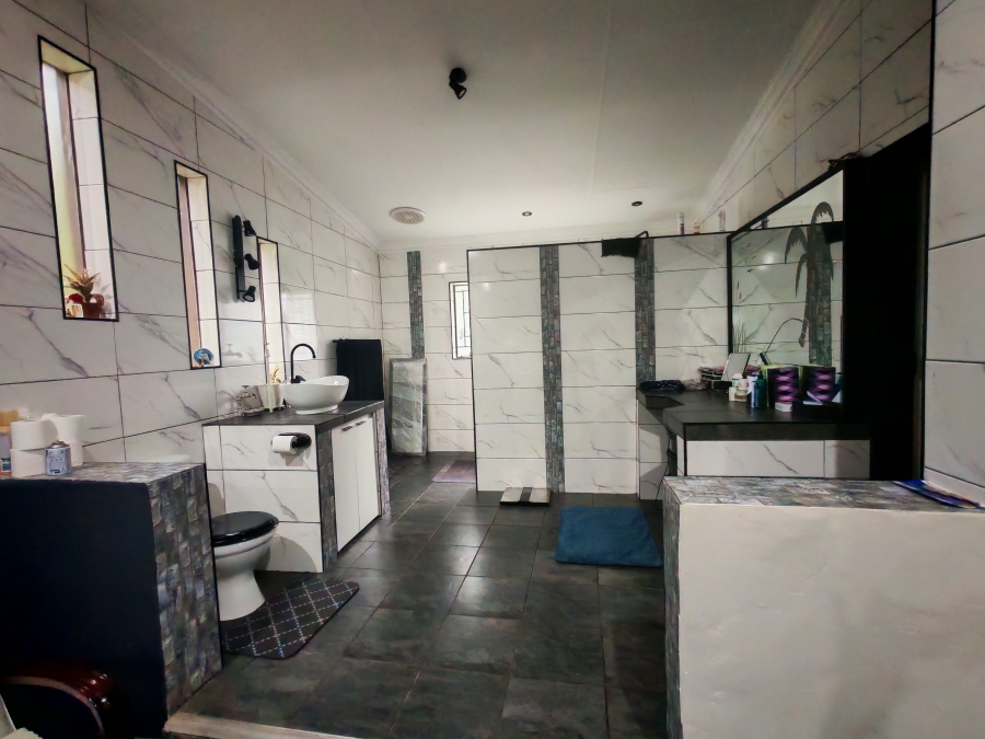 11 Bedroom Property for Sale in Patryshoek A H Gauteng