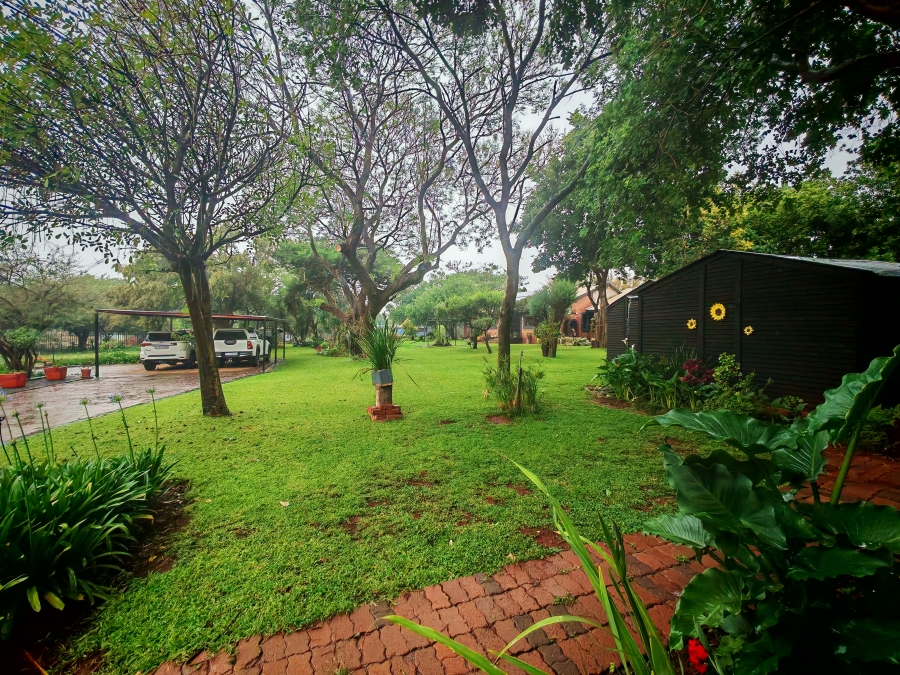 11 Bedroom Property for Sale in Patryshoek A H Gauteng