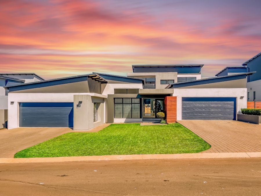 To Let 5 Bedroom Property for Rent in Midstream Ridge Gauteng