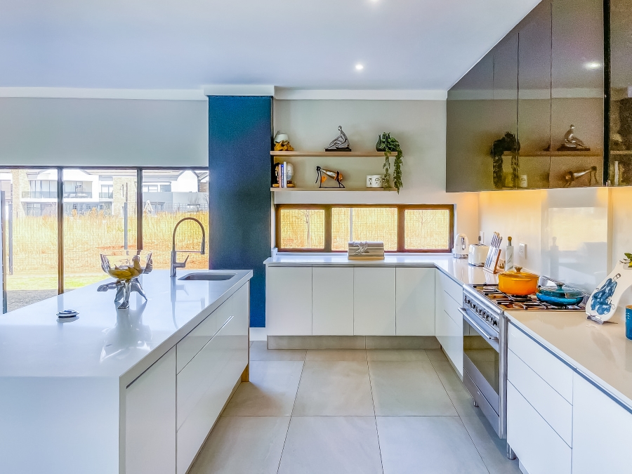 To Let 5 Bedroom Property for Rent in Midstream Ridge Gauteng