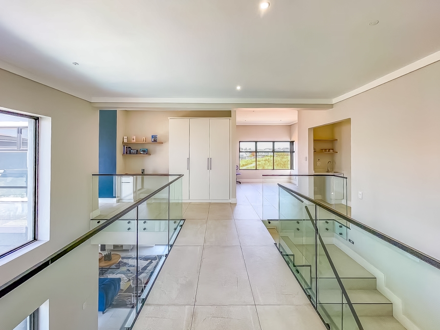 To Let 5 Bedroom Property for Rent in Midstream Ridge Gauteng