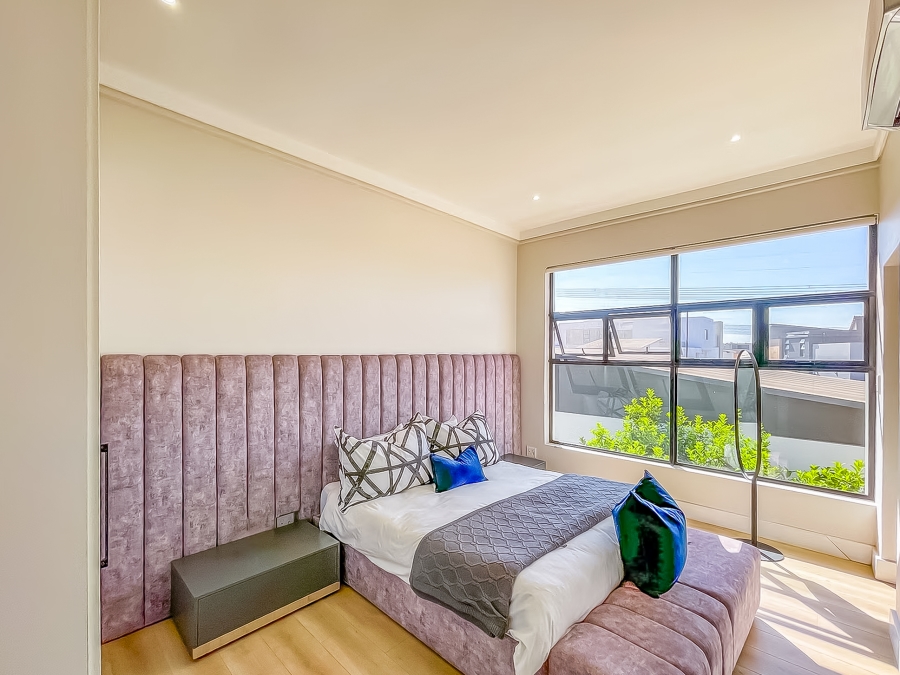 To Let 5 Bedroom Property for Rent in Midstream Ridge Gauteng