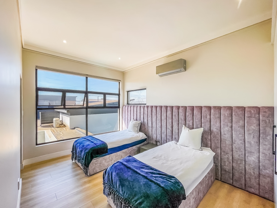 To Let 5 Bedroom Property for Rent in Midstream Ridge Gauteng