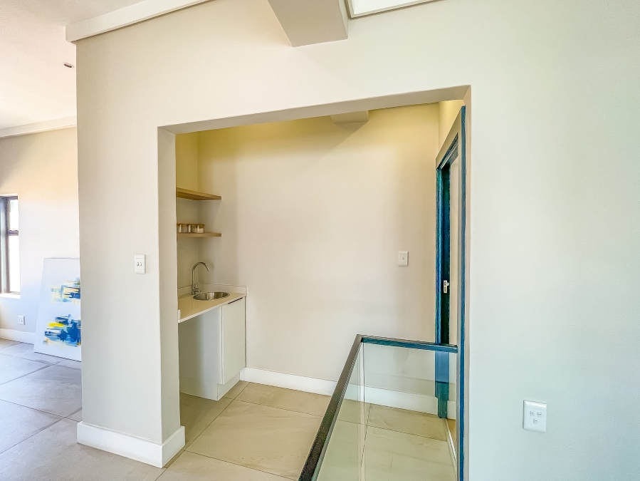 To Let 5 Bedroom Property for Rent in Midstream Ridge Gauteng