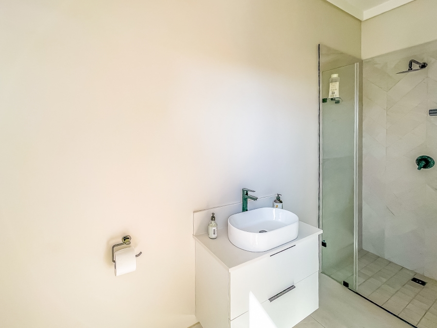 To Let 5 Bedroom Property for Rent in Midstream Ridge Gauteng