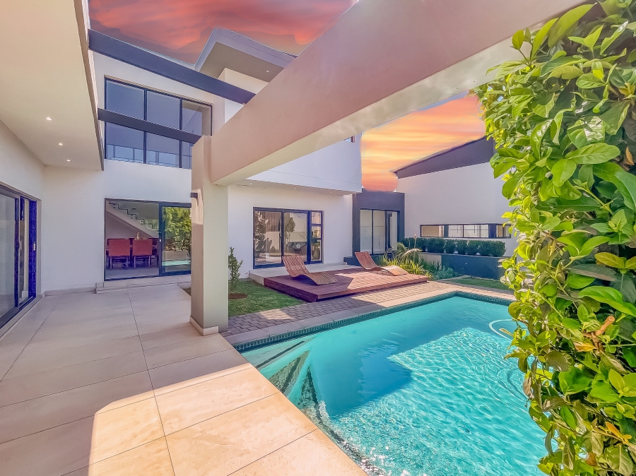 To Let 5 Bedroom Property for Rent in Midstream Ridge Gauteng