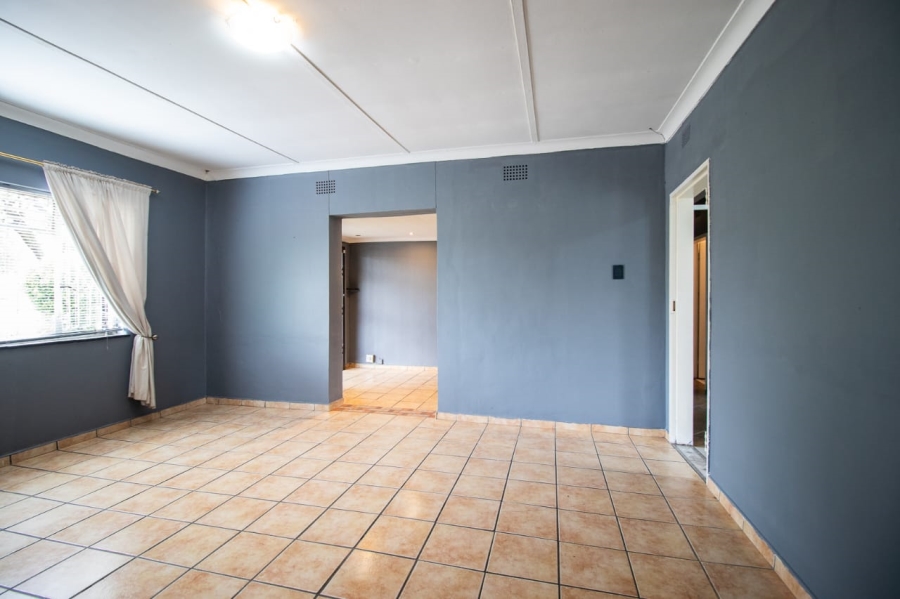 4 Bedroom Property for Sale in General Albertspark Gauteng