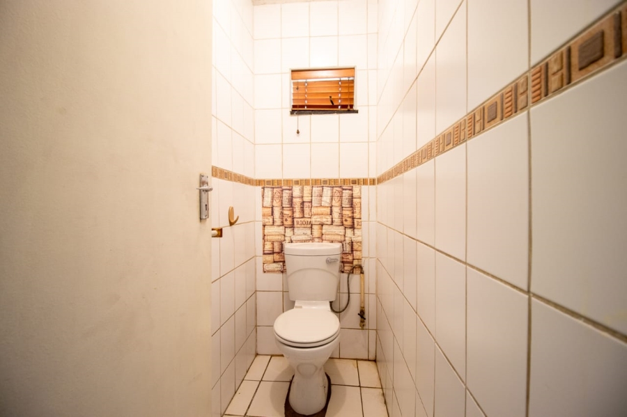 4 Bedroom Property for Sale in General Albertspark Gauteng