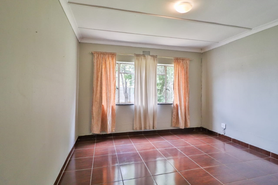 4 Bedroom Property for Sale in General Albertspark Gauteng
