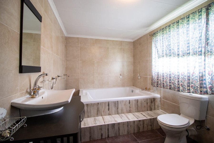 4 Bedroom Property for Sale in General Albertspark Gauteng