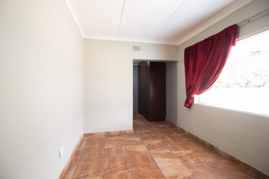 4 Bedroom Property for Sale in General Albertspark Gauteng