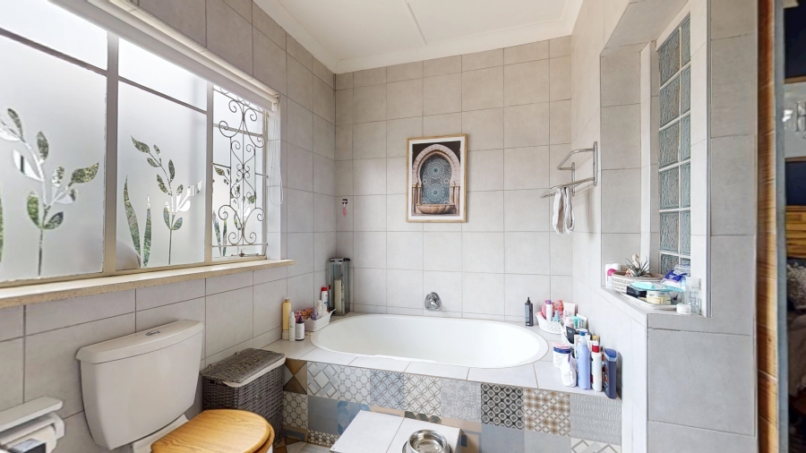 4 Bedroom Property for Sale in Sunnyridge Gauteng